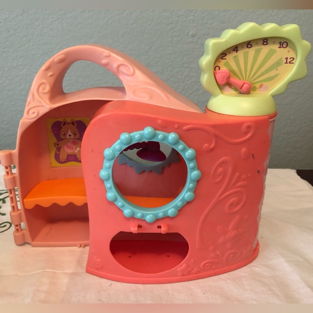LPS Littlest Pet Shop Get Better Center House Parts